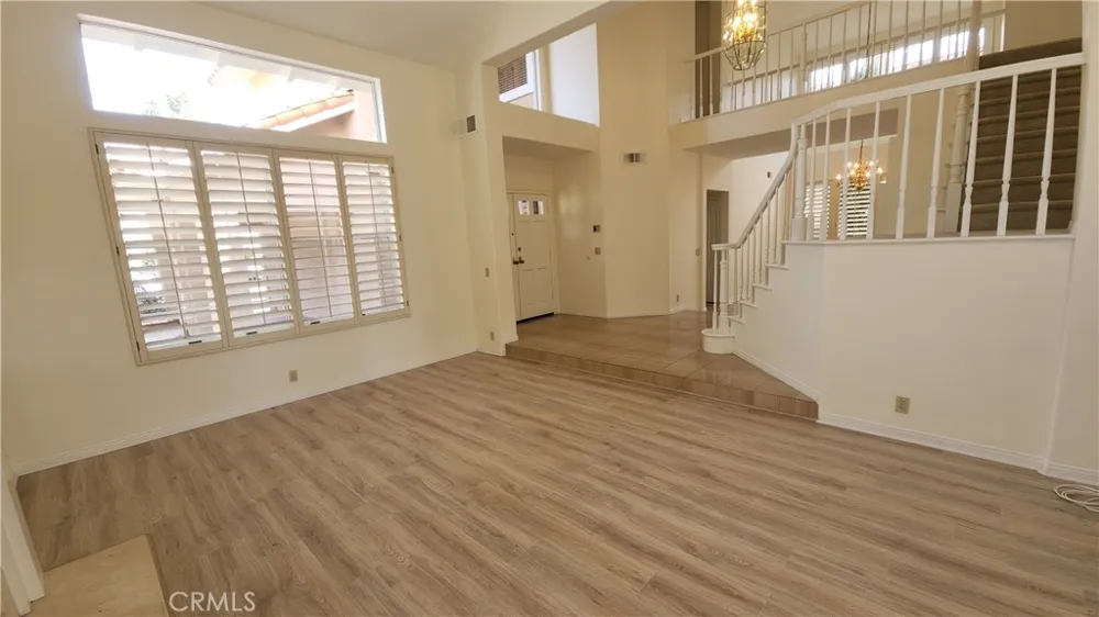 2162 Ventia Tustin, CA 92782