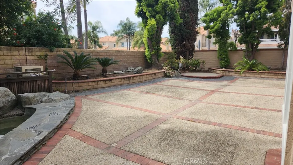 2162 Ventia Tustin, CA 92782