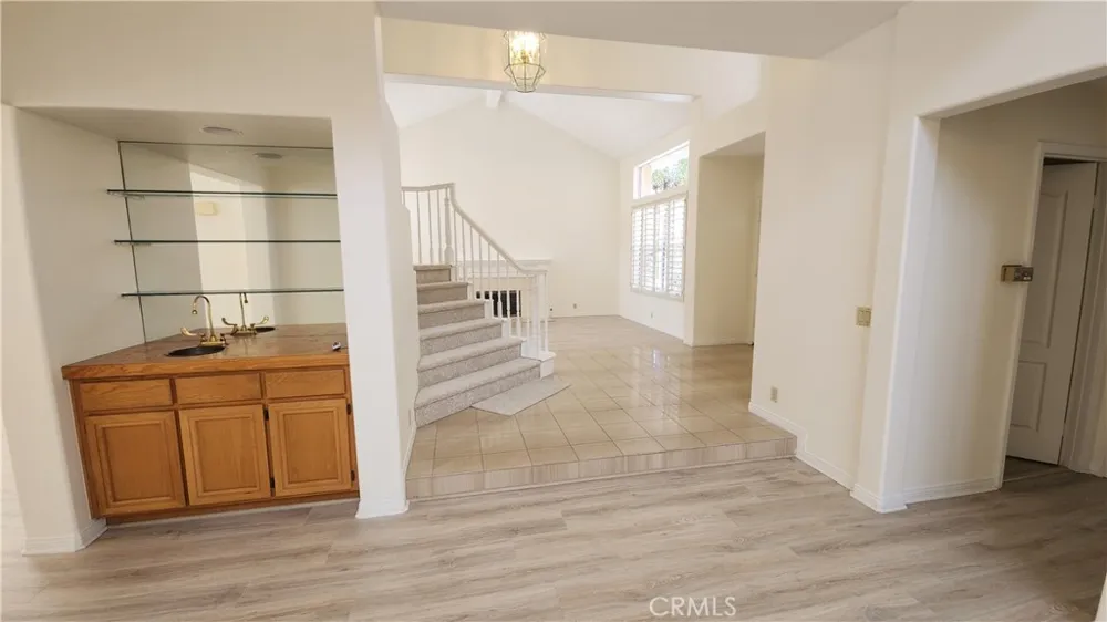 2162 Ventia Tustin, CA 92782