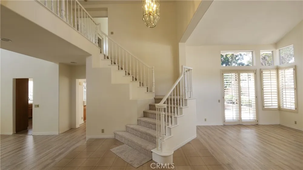 2162 Ventia Tustin, CA 92782
