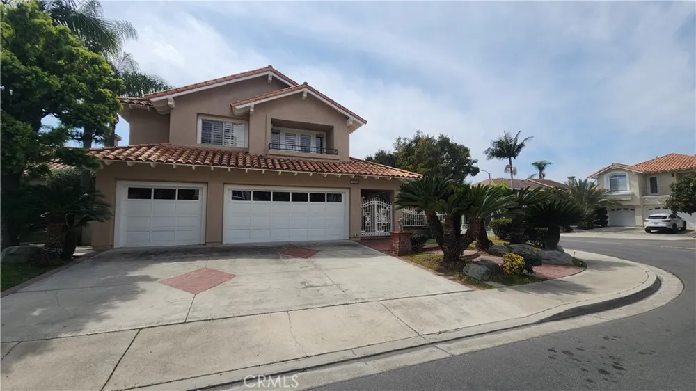 2162 Ventia Tustin, CA 92782
