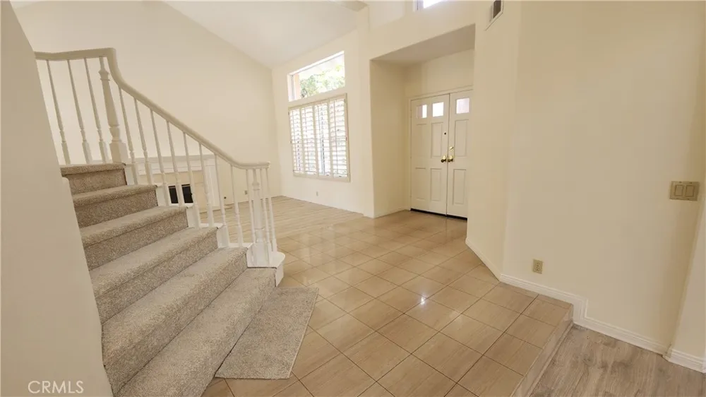 2162 Ventia Tustin, CA 92782