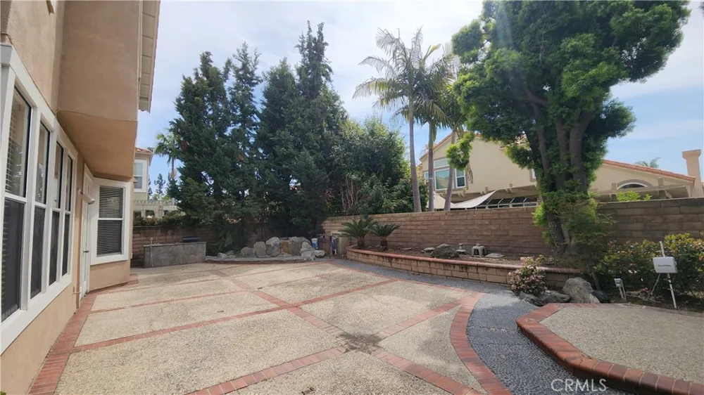 2162 Ventia Tustin, CA 92782