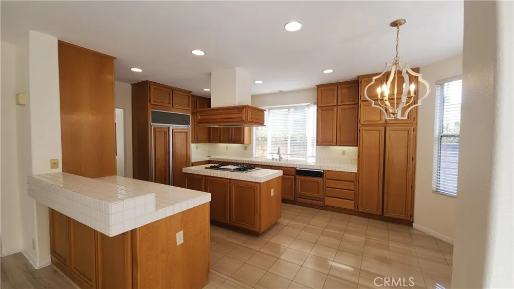 2162 Ventia Tustin, CA 92782
