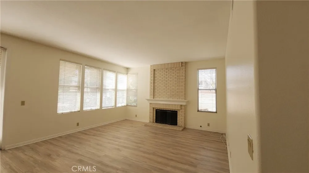 2162 Ventia Tustin, CA 92782
