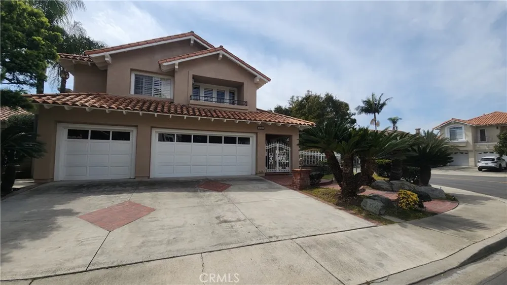 2162 Ventia Tustin, CA 92782