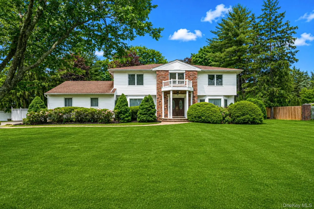 35 High Pasture Circle Dix Hills, NY 11746