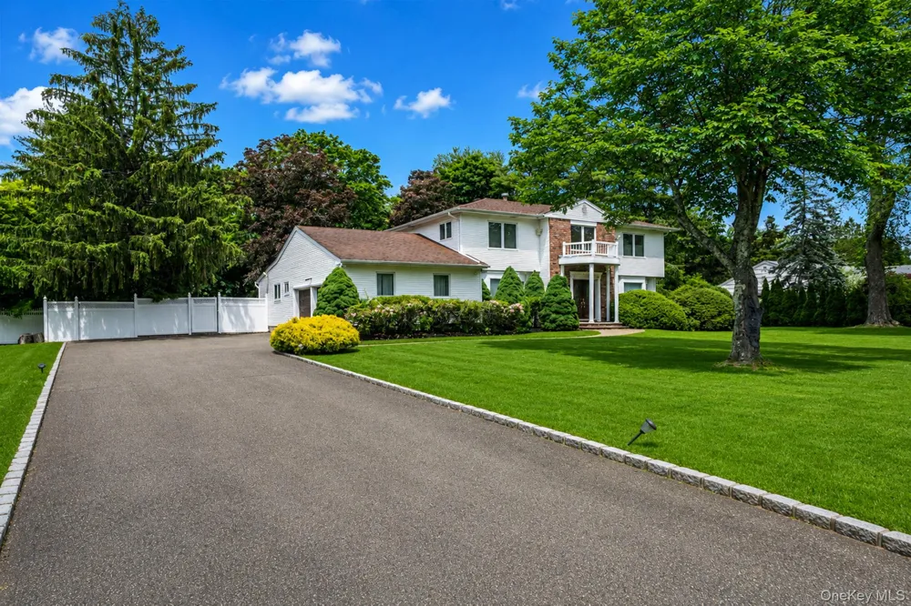 35 High Pasture Circle Dix Hills, NY 11746