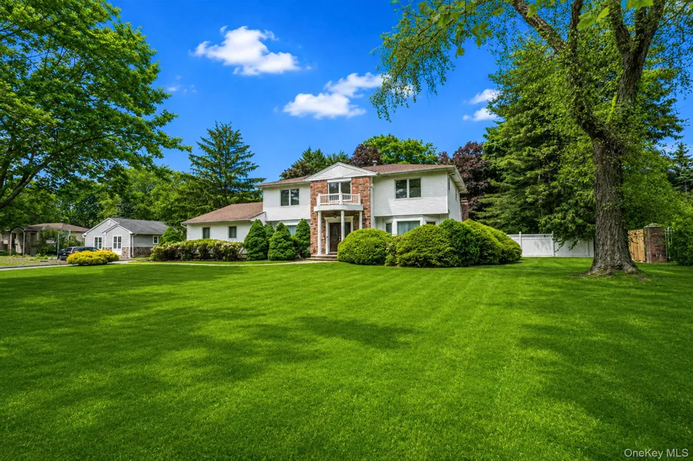 35 High Pasture Circle Dix Hills, NY 11746
