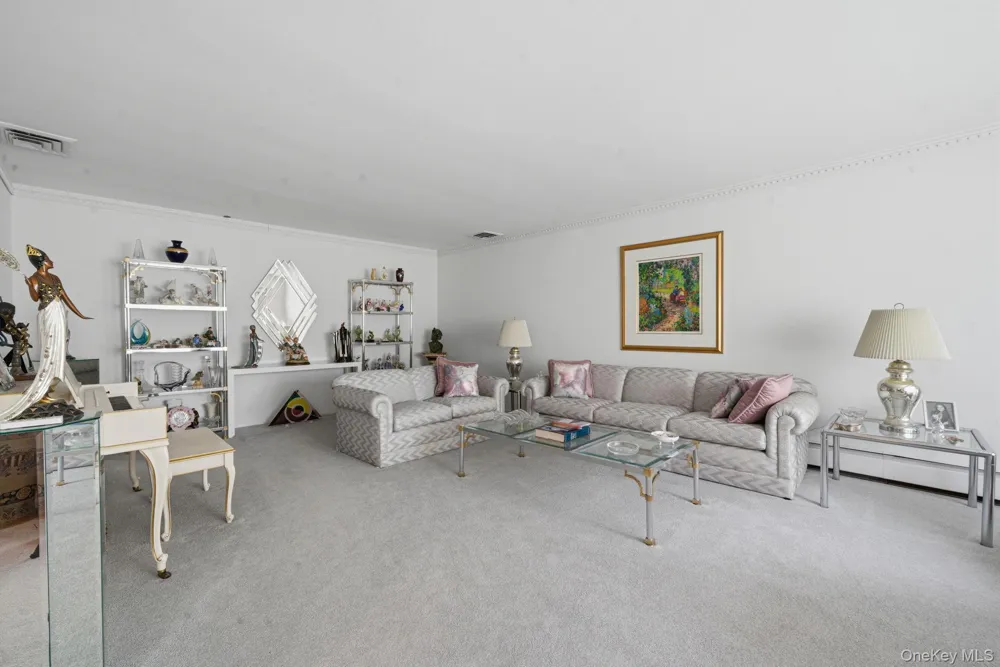 35 High Pasture Circle Dix Hills, NY 11746