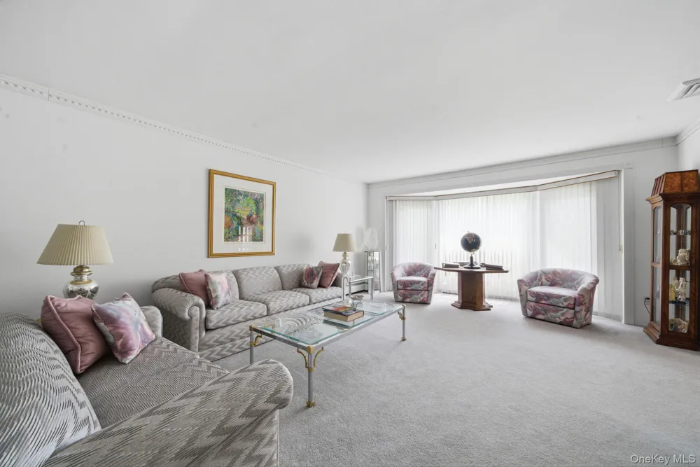35 High Pasture Circle Dix Hills, NY 11746