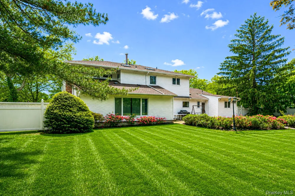 35 High Pasture Circle Dix Hills, NY 11746