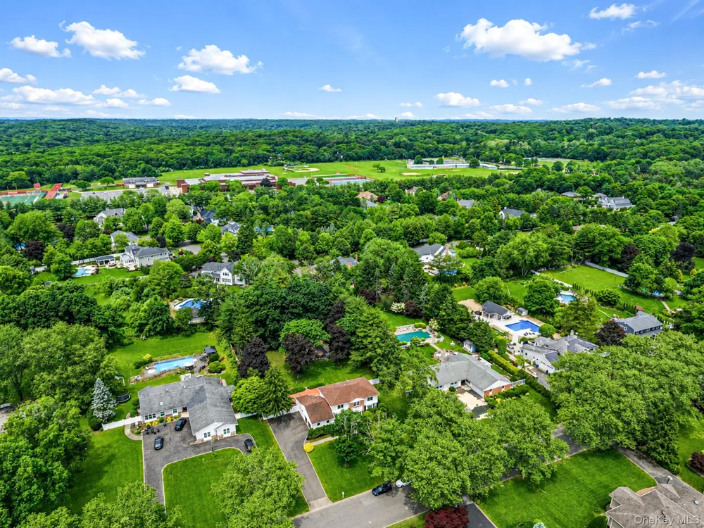 35 High Pasture Circle Dix Hills, NY 11746
