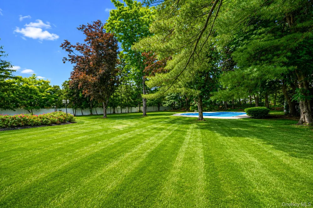 35 High Pasture Circle Dix Hills, NY 11746