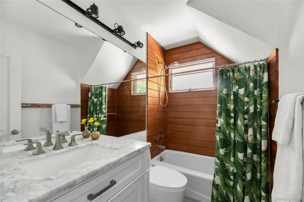 290 Wilmot Road Ocean Beach, NY 11770
