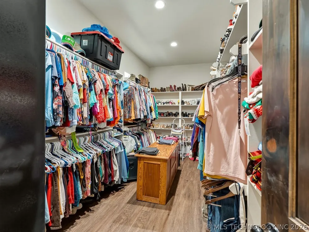 24382 County Road 1540 Allen, OK 74825