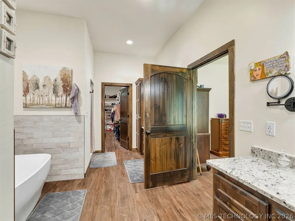 24382 County Road 1540 Allen, OK 74825
