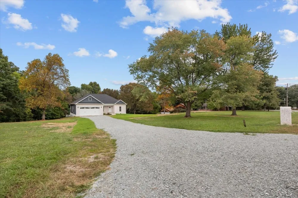 470 Powers Blvd Waverly, TN 37185