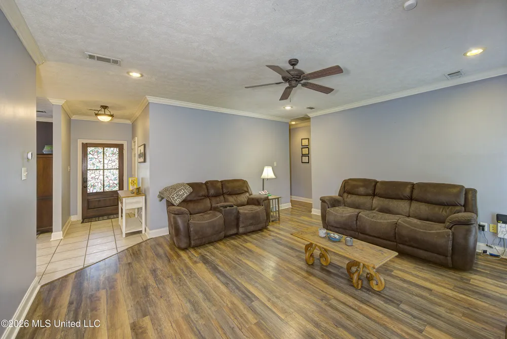 107 Manchester Drive Vicksburg, MS 39183