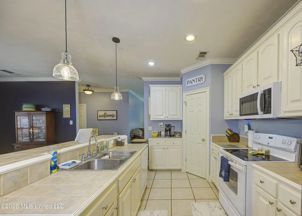 107 Manchester Drive Vicksburg, MS 39183