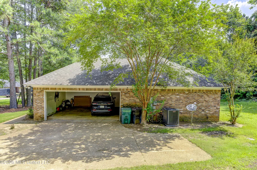 107 Manchester Drive Vicksburg, MS 39183