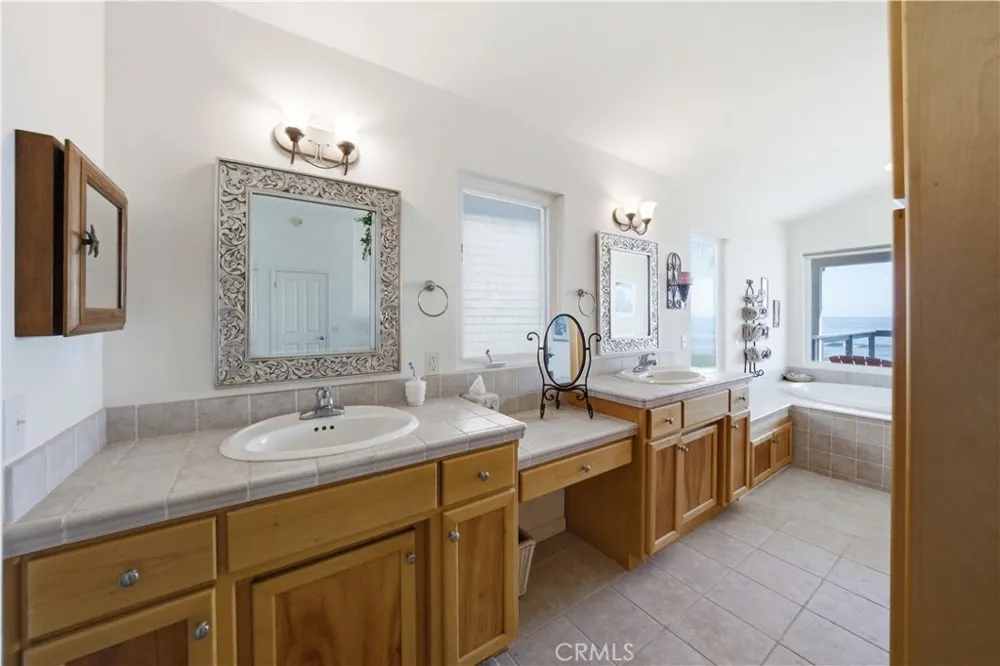2059 Sherwood Dr Drive Cambria, CA 93428