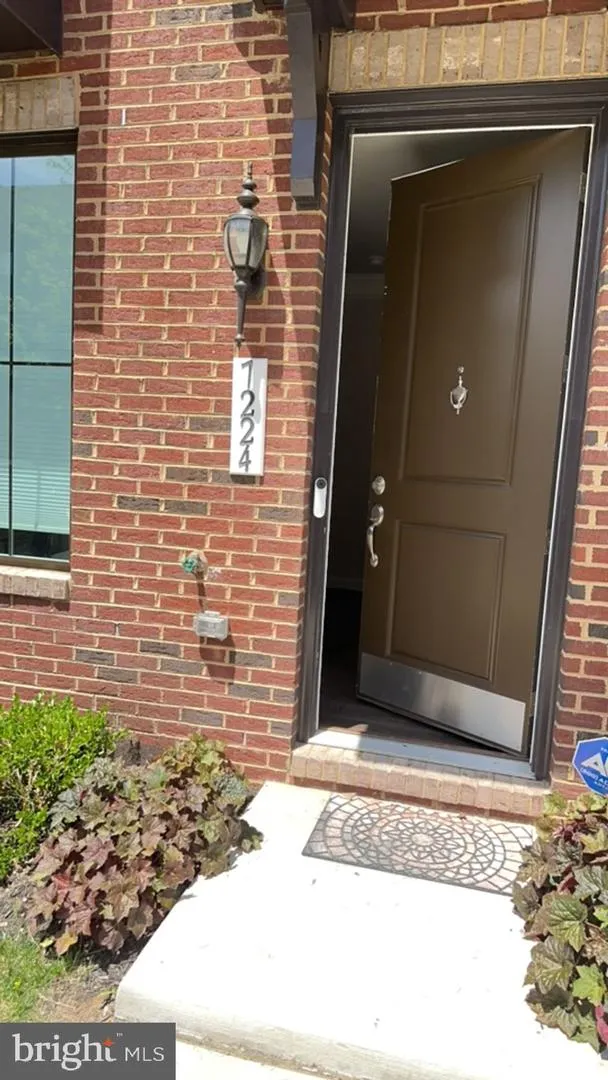 7224 MOUNTAINEER DRIVE Alexandria, VA 22306