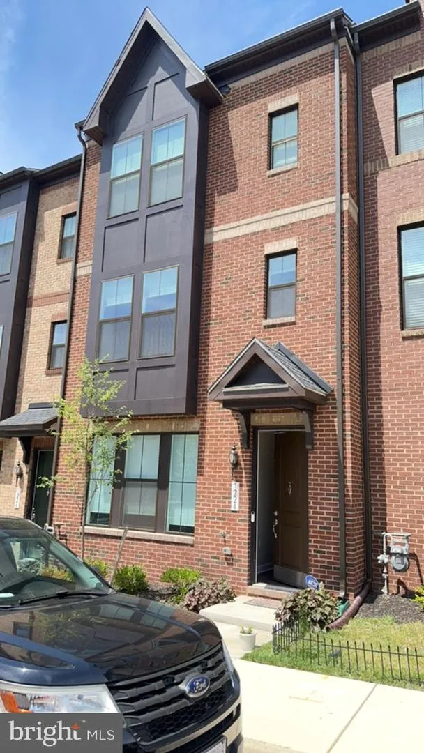 7224 MOUNTAINEER DRIVE Alexandria, VA 22306