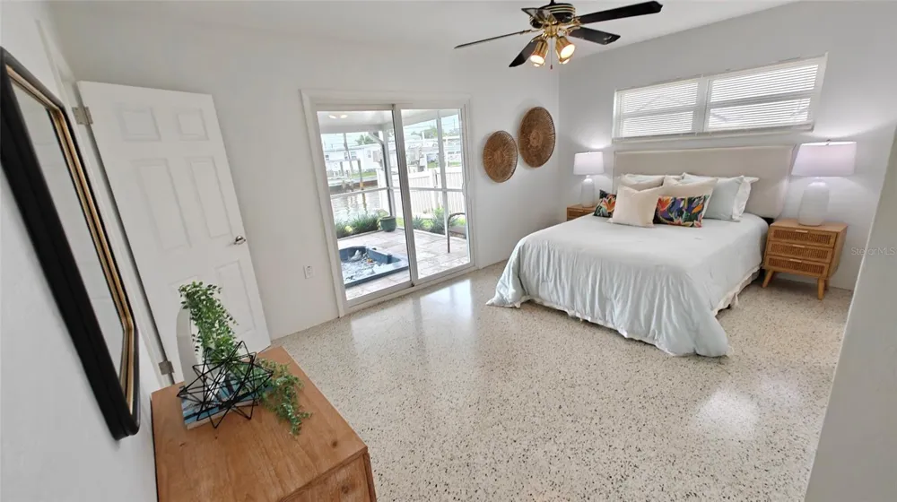 8521 42ND AVENUE St Petersburg, FL 33709