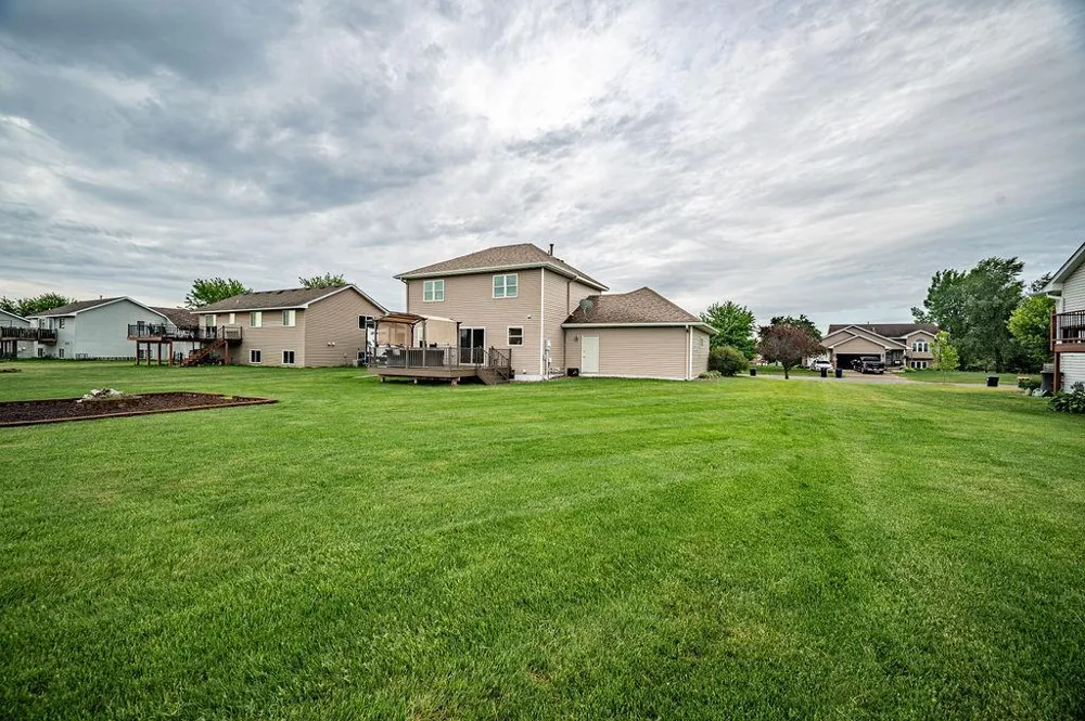 444 W Overlook Drive Ellsworth, WI 54011