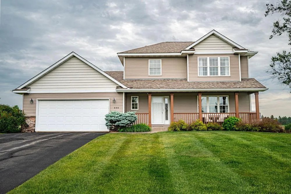 444 W Overlook Drive Ellsworth, WI 54011