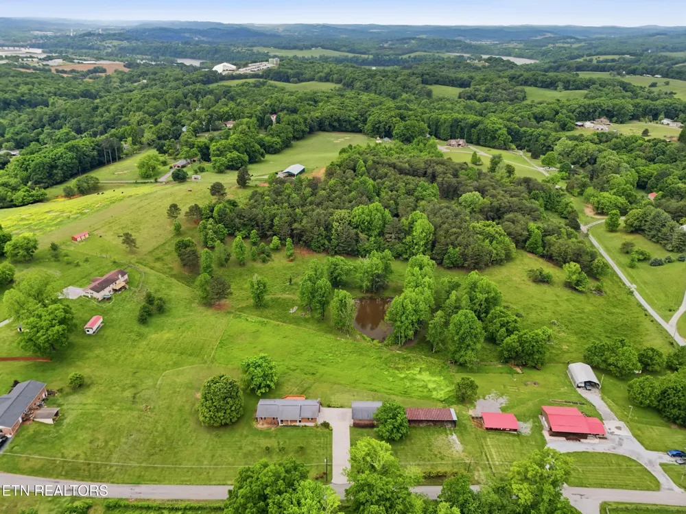 355 Crock Rd Loudon, TN 37774