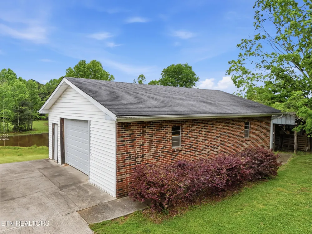 355 Crock Rd Loudon, TN 37774