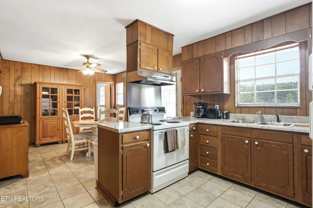 355 Crock Rd Loudon, TN 37774