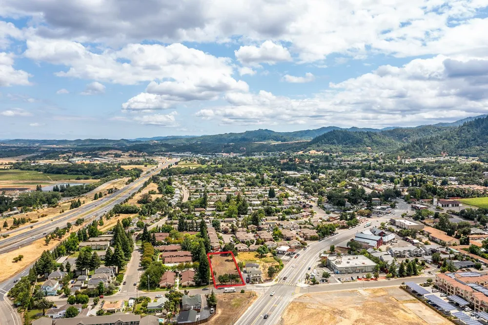 107 South Street Cloverdale, CA 95425