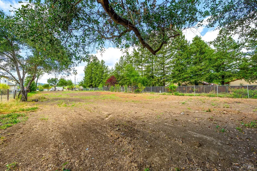 107 South Street Cloverdale, CA 95425