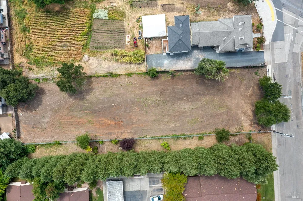 107 South Street Cloverdale, CA 95425