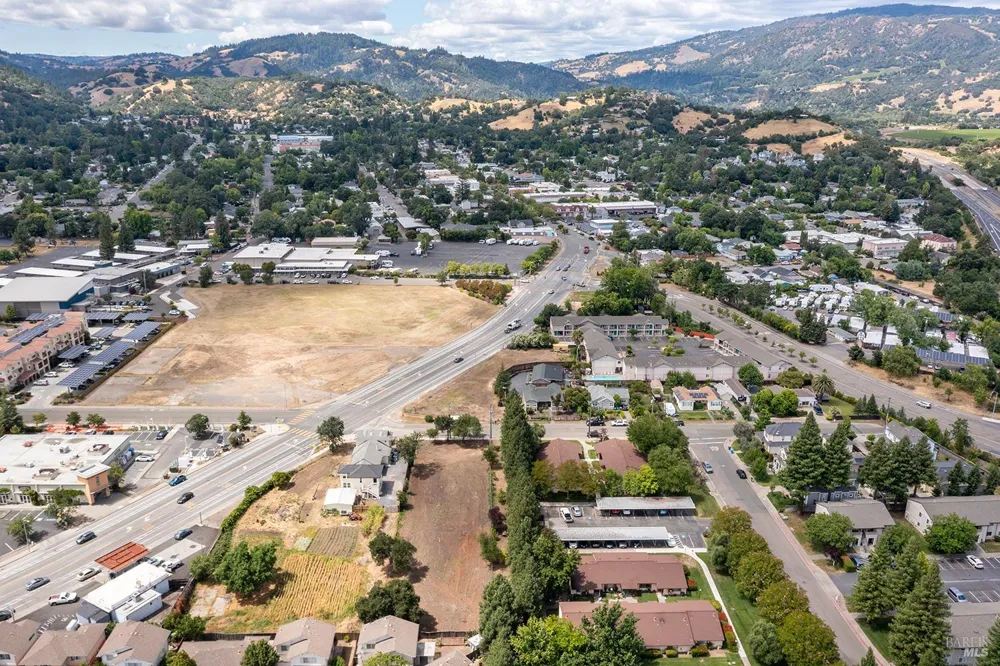 107 South Street Cloverdale, CA 95425