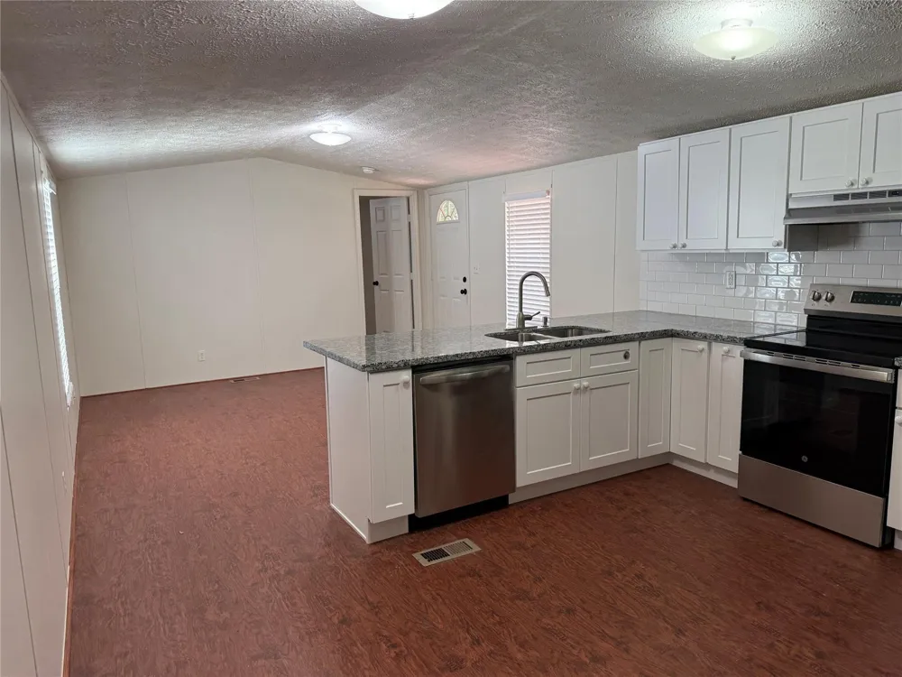 4429 16th Street Bacliff, TX 77518