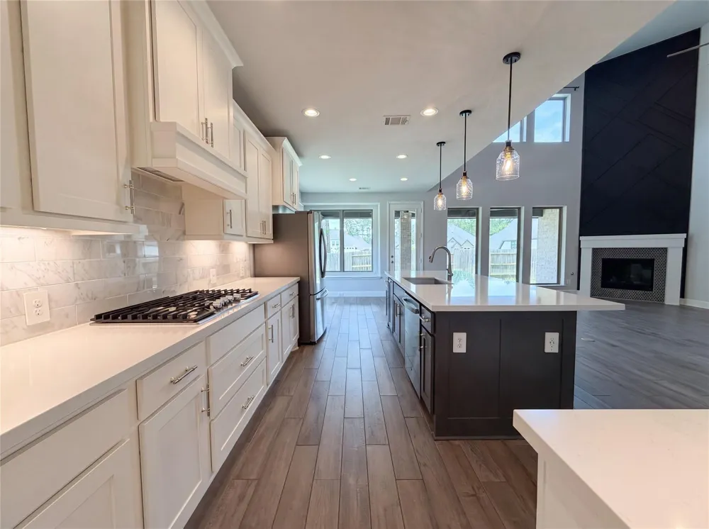 15418 Legacy Park Way Pinehurst, TX 77354