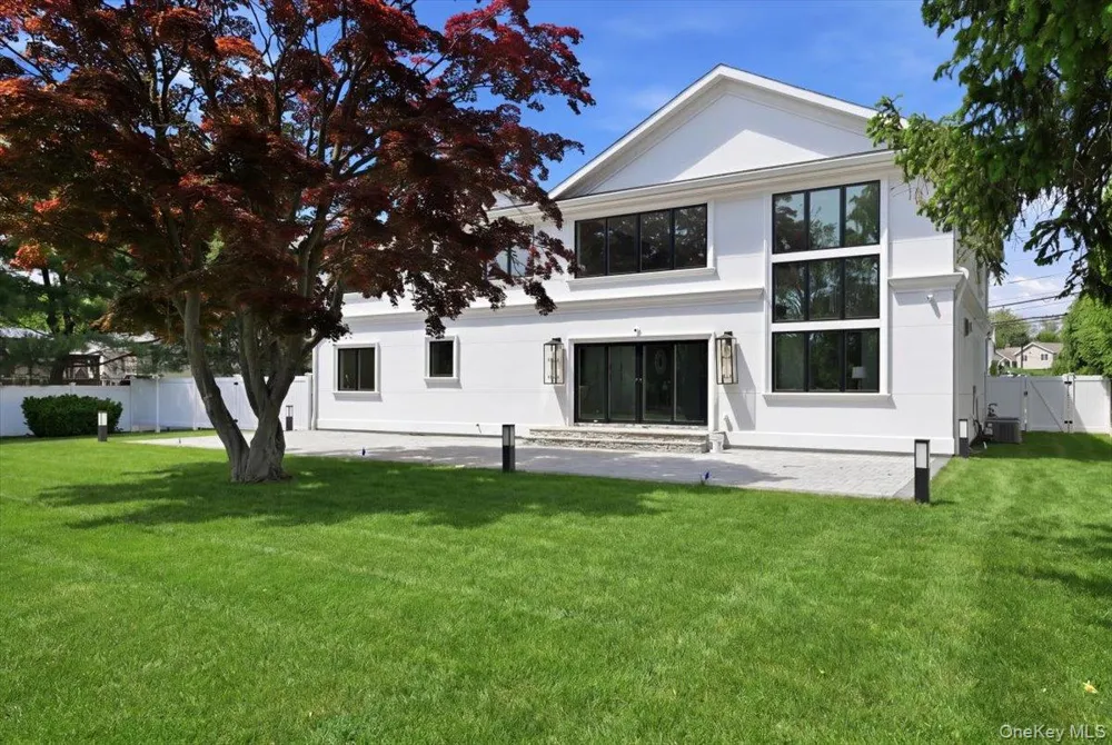 72 Haypath Road Bethpage, NY 11714
