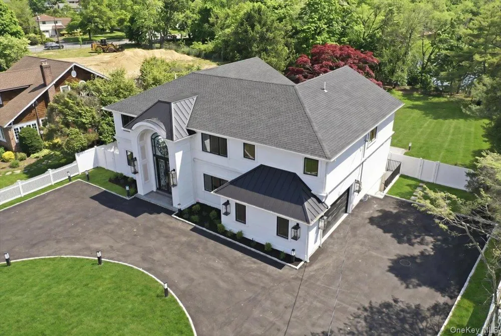 72 Haypath Road Bethpage, NY 11714