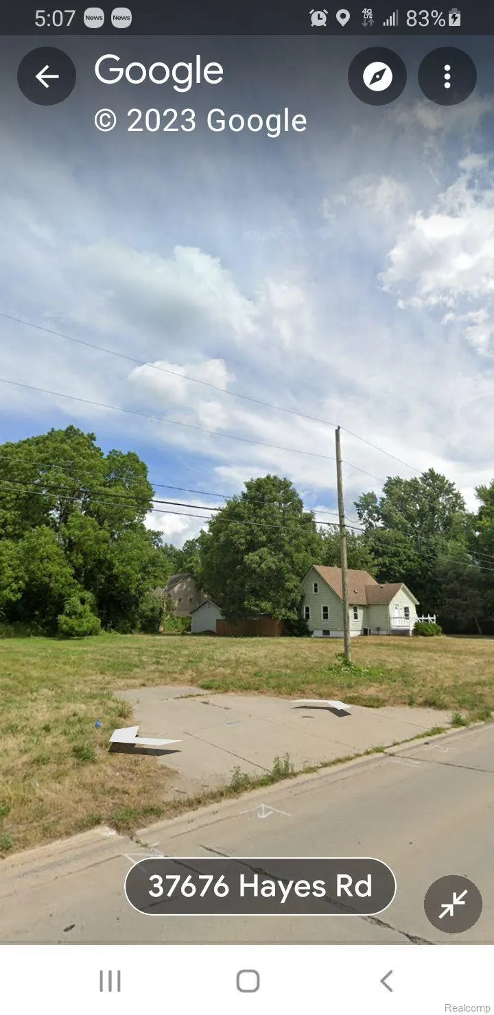 37676 hayes Clinton Charter Township, MI 48038