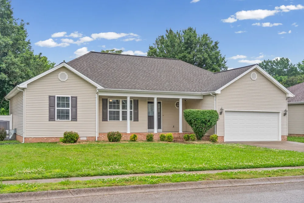991 Wing Tip Cir Hopkinsville, KY 42240