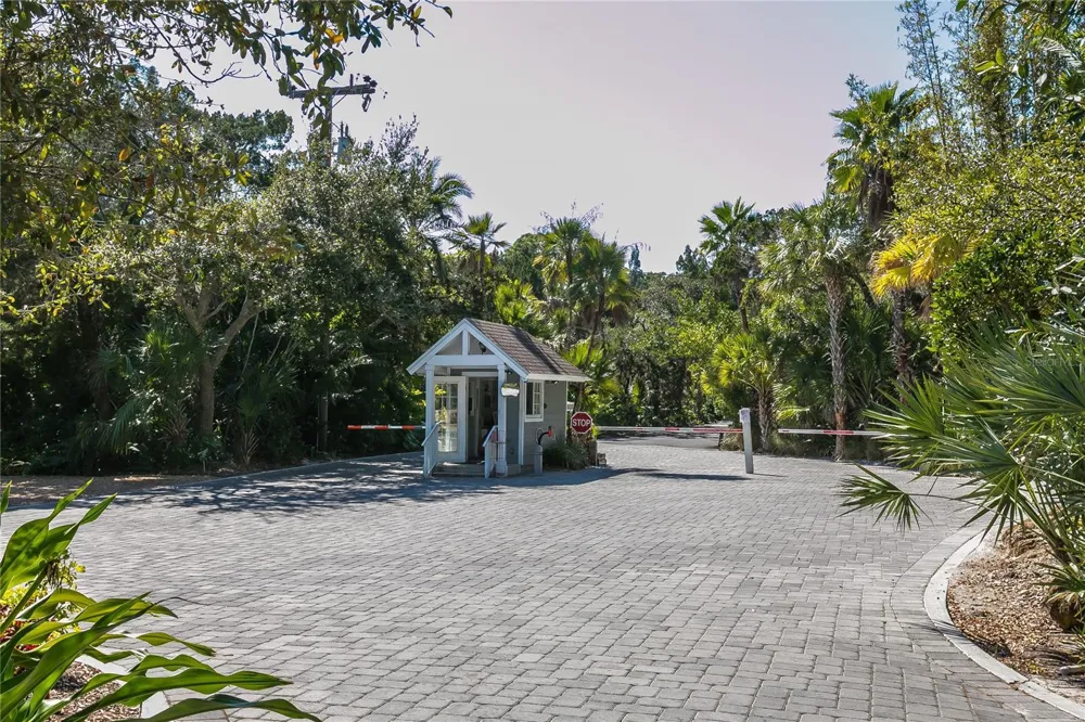 7219 PINE NEEDLE ROAD Sarasota, FL 34242
