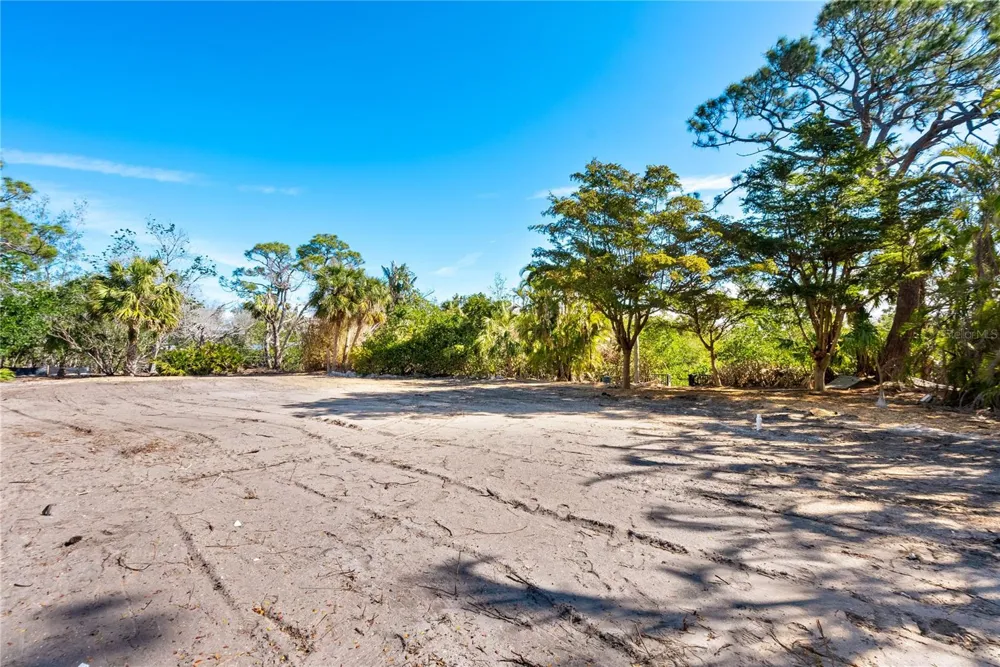 7219 PINE NEEDLE ROAD Sarasota, FL 34242