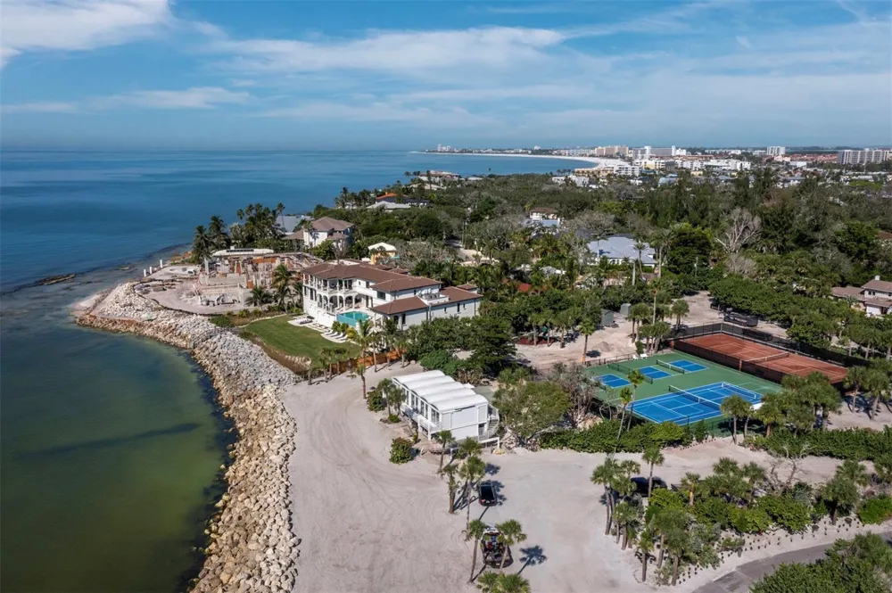 7219 PINE NEEDLE ROAD Sarasota, FL 34242