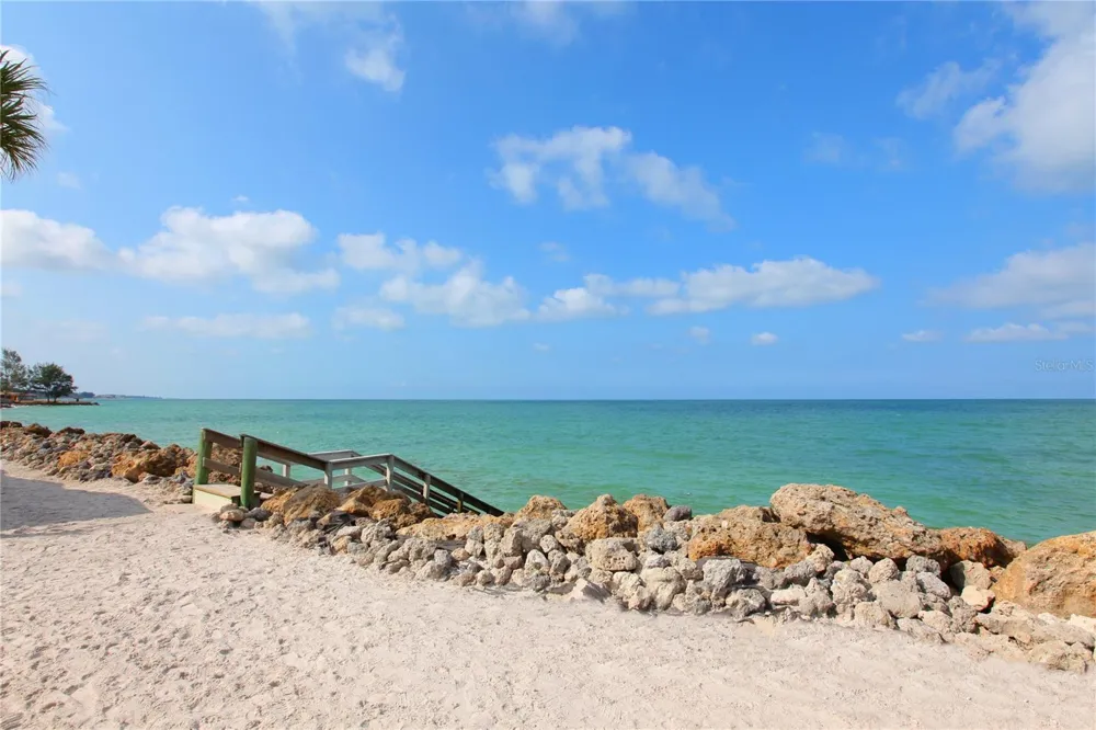 7219 PINE NEEDLE ROAD Sarasota, FL 34242