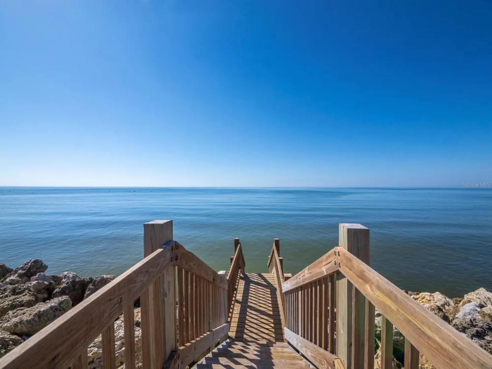 7219 PINE NEEDLE ROAD Sarasota, FL 34242