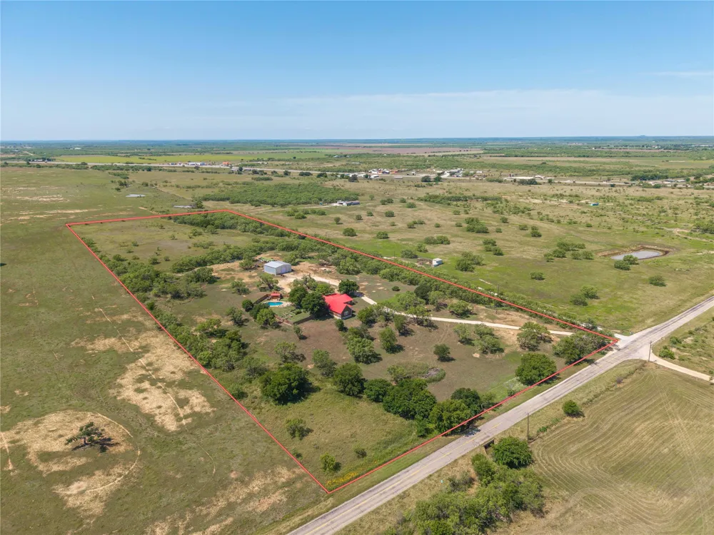 883 Santa Anna Ave Coleman, TX 76834